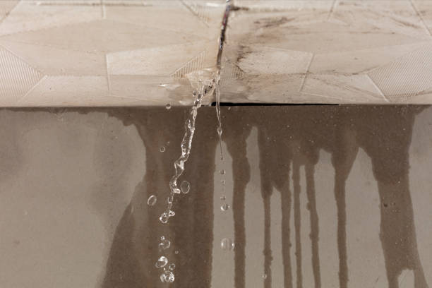 Professional Flood Damage Cleanup technician working in Vincent, CA